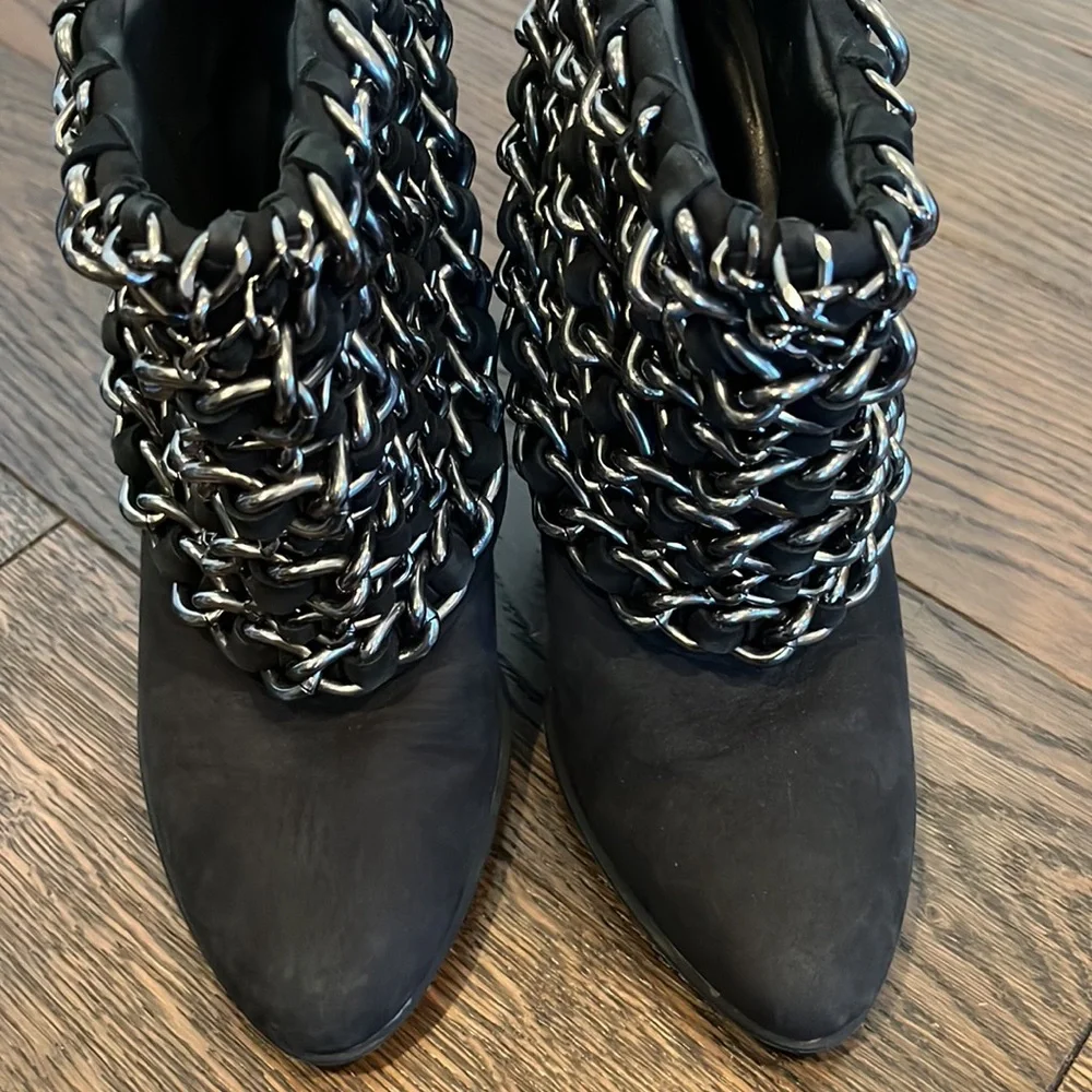 Zara chain link
